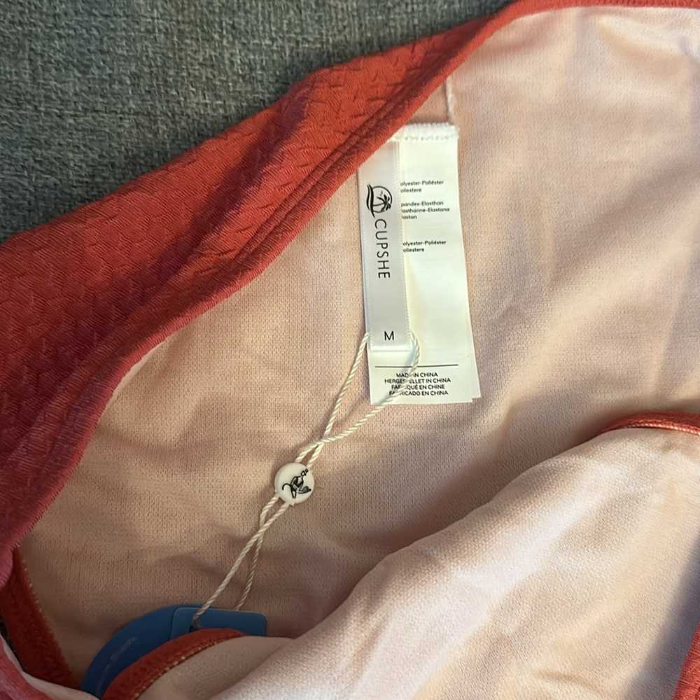 CUPSHE SIZE M TWO PIECES - Picture 3 of 3